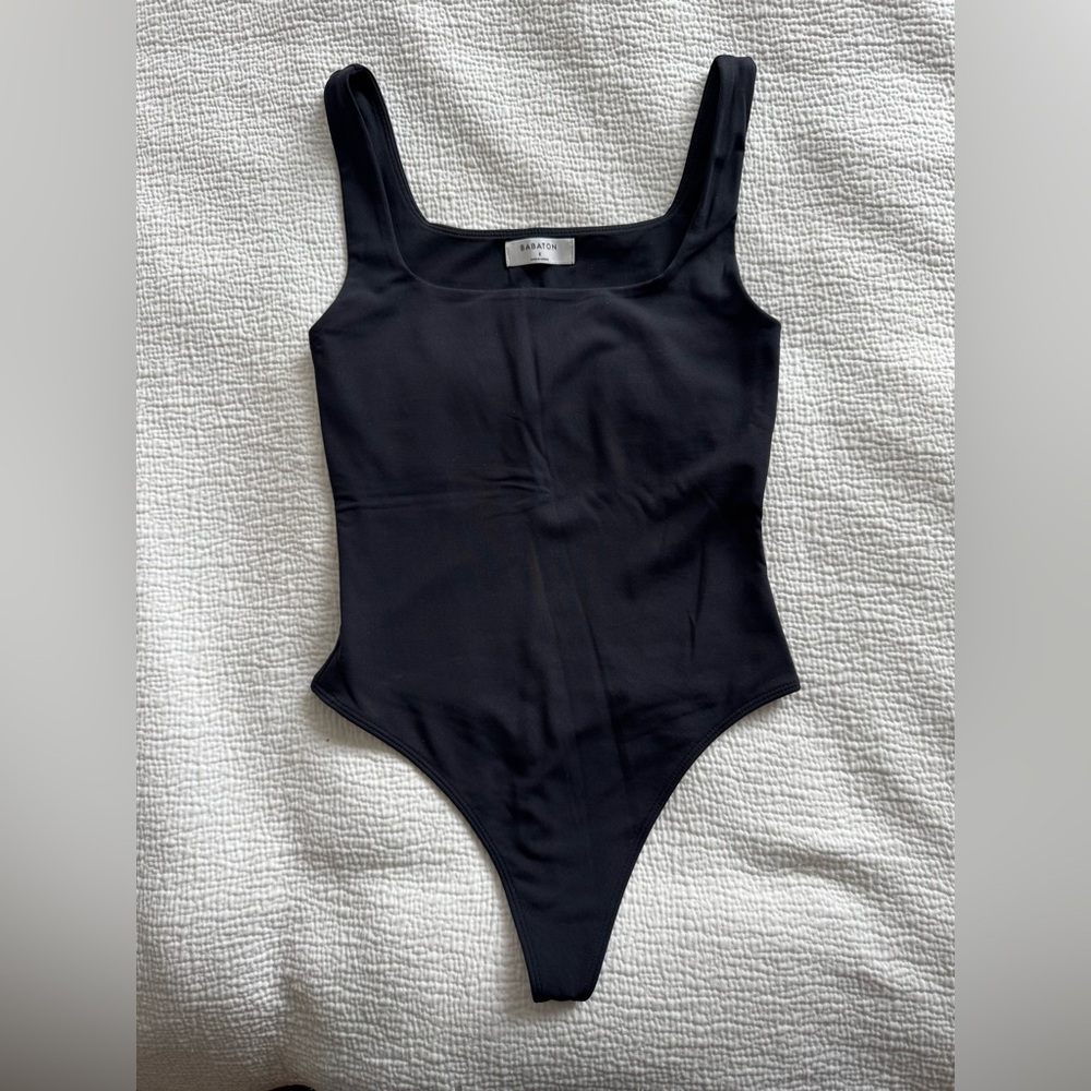 Aritzia Babaton Contour Squareneck Bodysuit